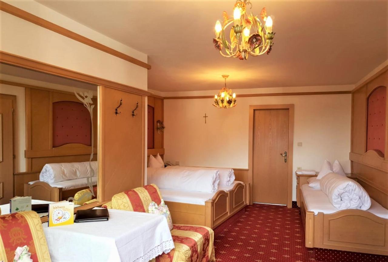 Hotel Purner タウル エクステリア 写真